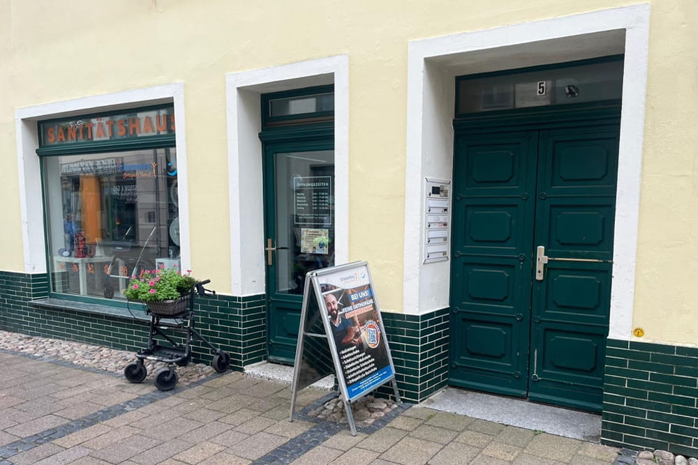 Die Außenansicht unseres Standorts in Wolgast.
